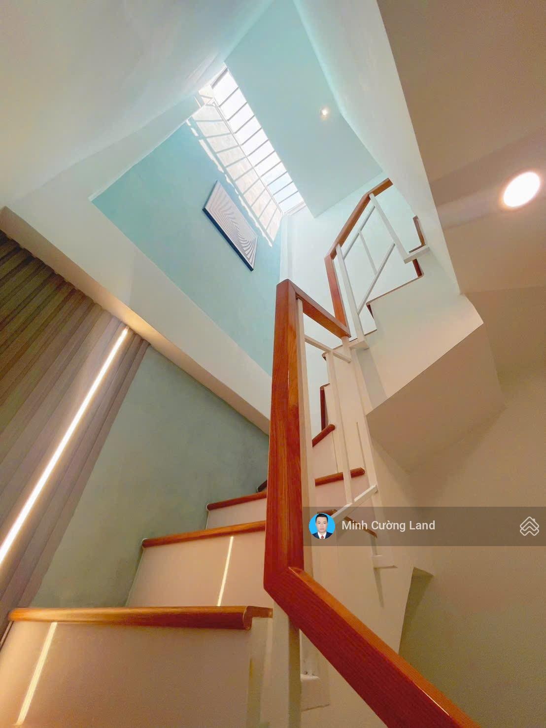 Bán nhà Lạc Long Quân P10 Tân Bình, DTSD 49m2, 3 tầng 2PN, TP hỗ trợ vay 2 tỷ, ko quy hoạch, hẻm 4m