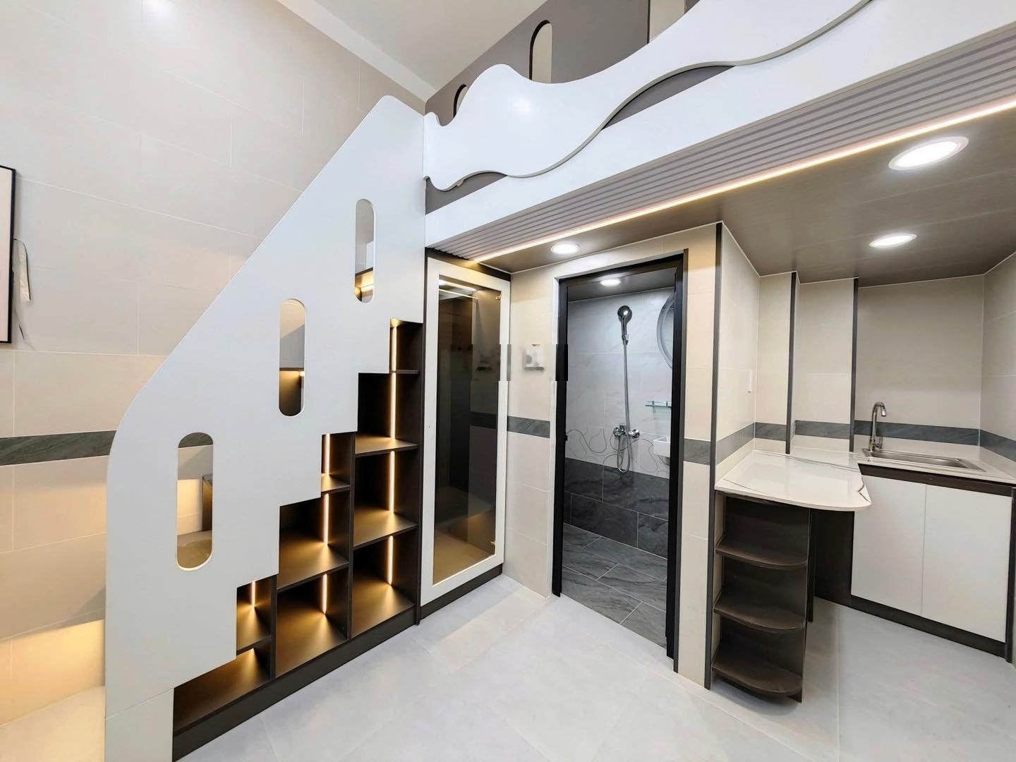 Chủ kẹt ngộp tiền cần xoay vốn sau tết 4,89tỷ bán gấp tại phú nhuận. dtcn90m2, shr, dtsd 450m2, hdt