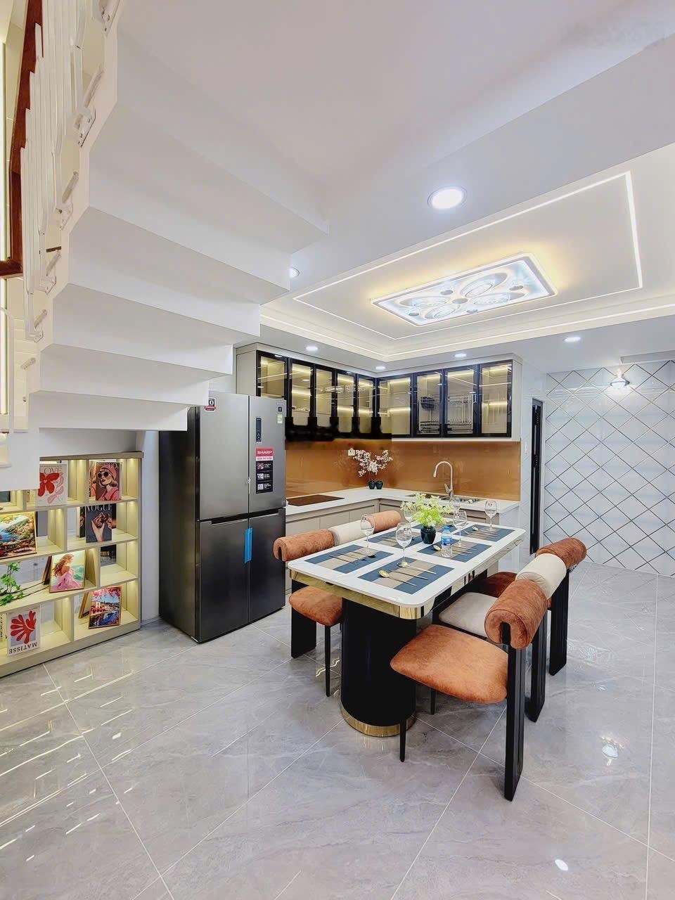 Giảm giá mạnh nhà Trần Quang Khải Tân Định Q 1. G 5,480ty/ 76,8m2. Gần chợ Tân Định. Cho thuê 35tr