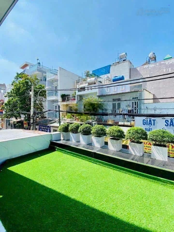 Ô tô ngủ trong nhà đường TRẦN THIỆN CHÁNH - QUẬN 10. GIÁ 4TỶ180/81m2 thuê 24tr. Gần Vạn Hạnh Mall