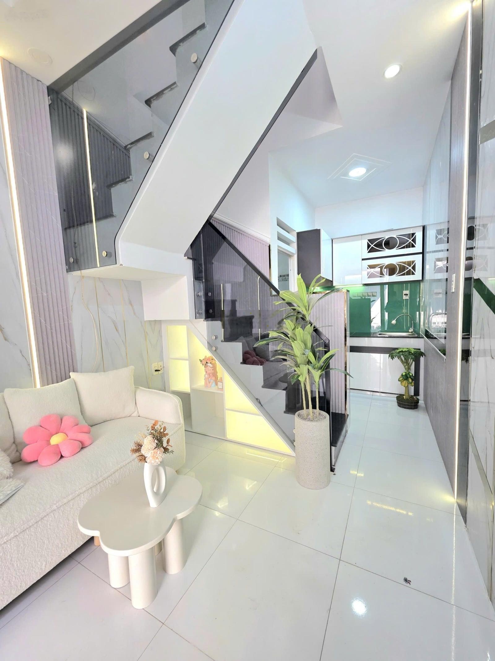 Nhà mới đẹp vào với liền chính chủ cần bán