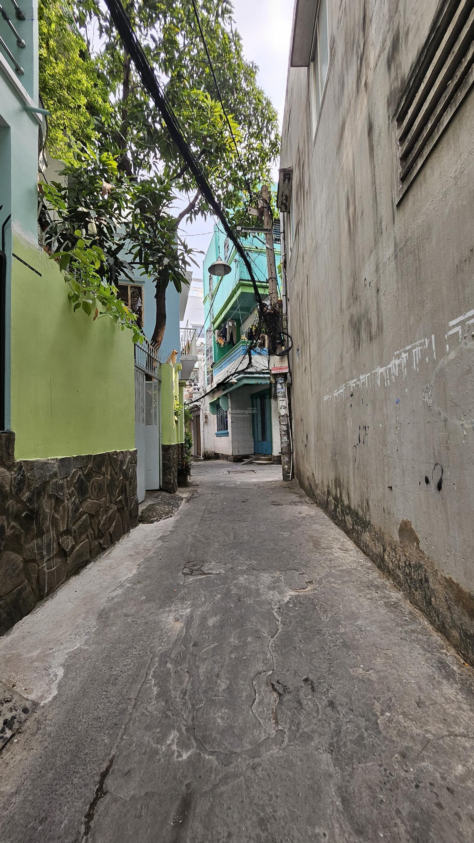 Bán nhà riêng tại Lê Quang Định, 2,5 tỷ, 12 m2, 2PN, 2WC, Hẻm 3 gác sạch thoáng, giá siêu hời