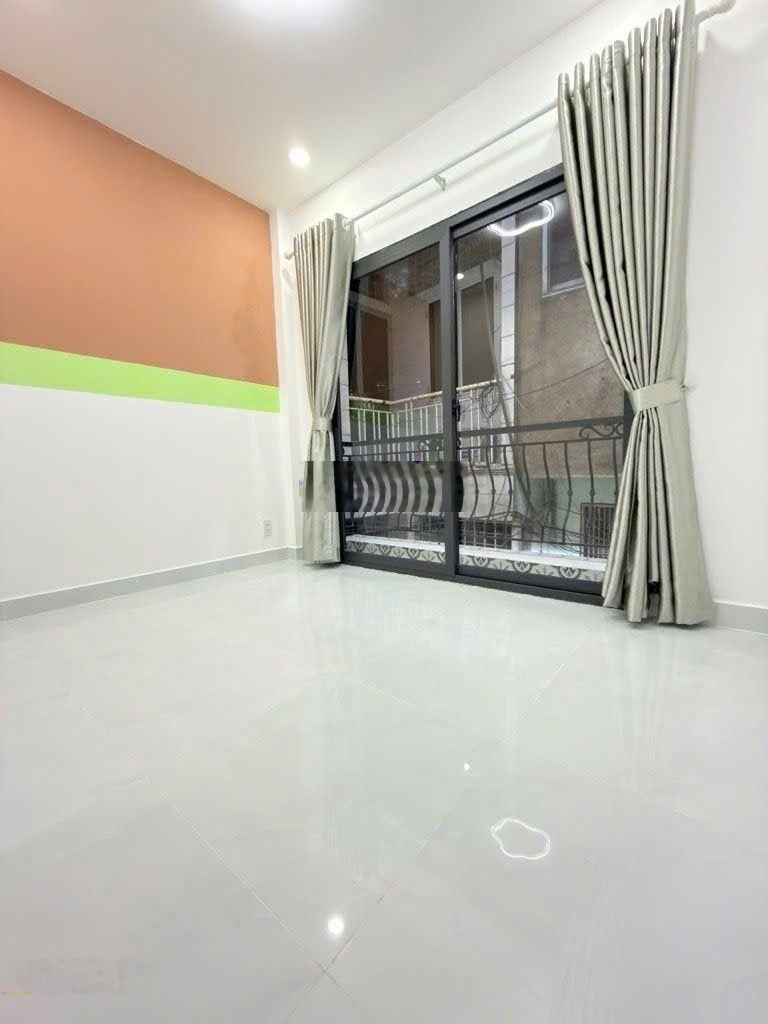 Bán nhà hxm dt 3m*7m 3ty450 3tầng lạc long