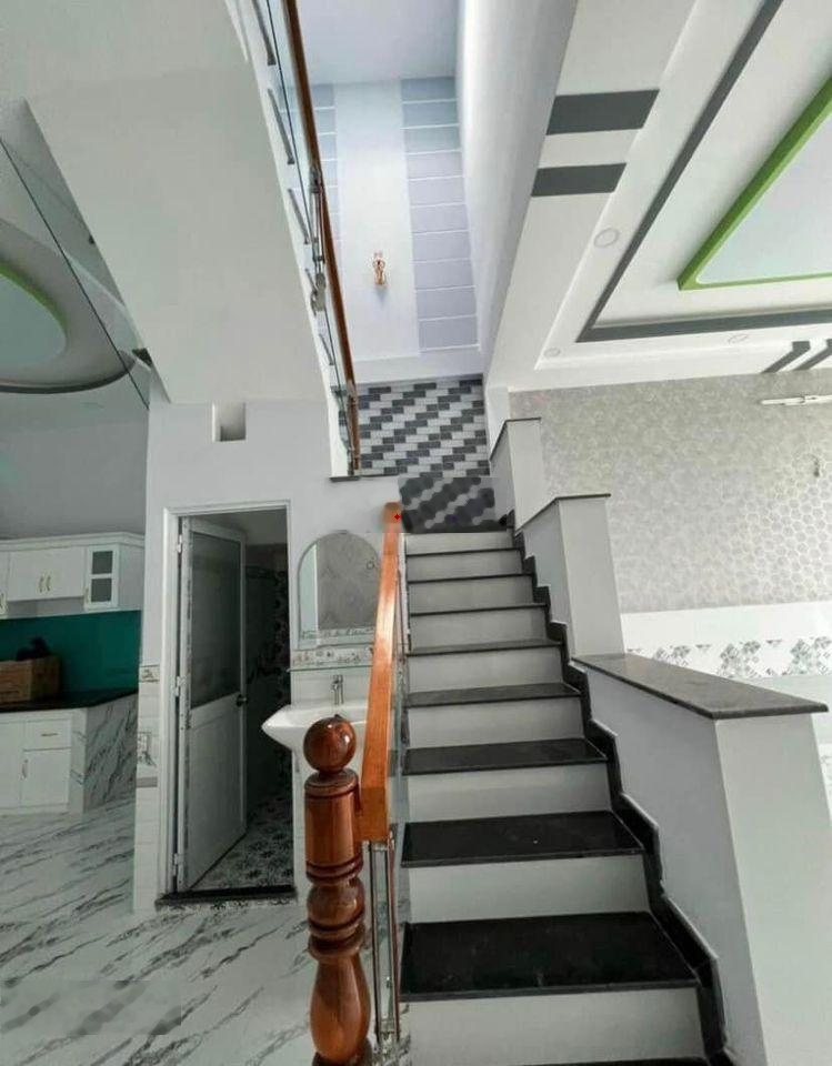 Bán gấp nhà riêng tại Dương Bá Trạc, 2 tỷ 730Tr, 40m2, 2PN, 2WC, pháp lý đầy đủ