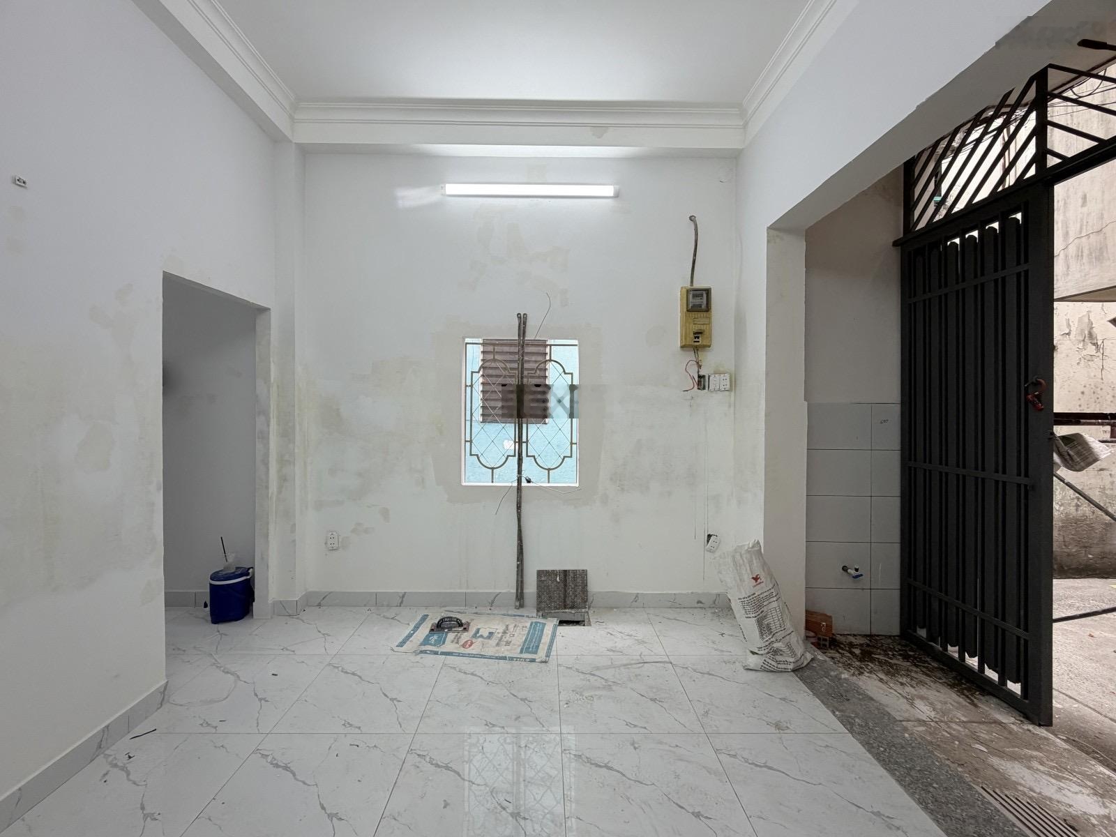 Bán nhà quận 1 - hẻm 3m thông - 5m ra mặt tiền - ngay bờ kè - góc 2 mặt thoáng - chỉ 6 tỷ nhỉnh