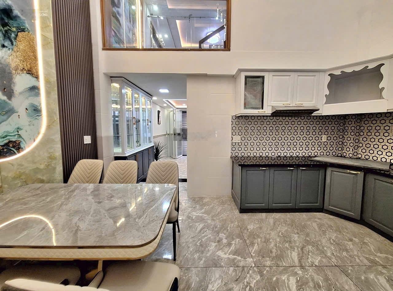 Bán nhà xô viết nghệ tĩnh, p.17, bình thạnh 47,2m2 1 trệt lửng 2 lầu st 4pn 4wc giá 3 tỷ 300tr shr