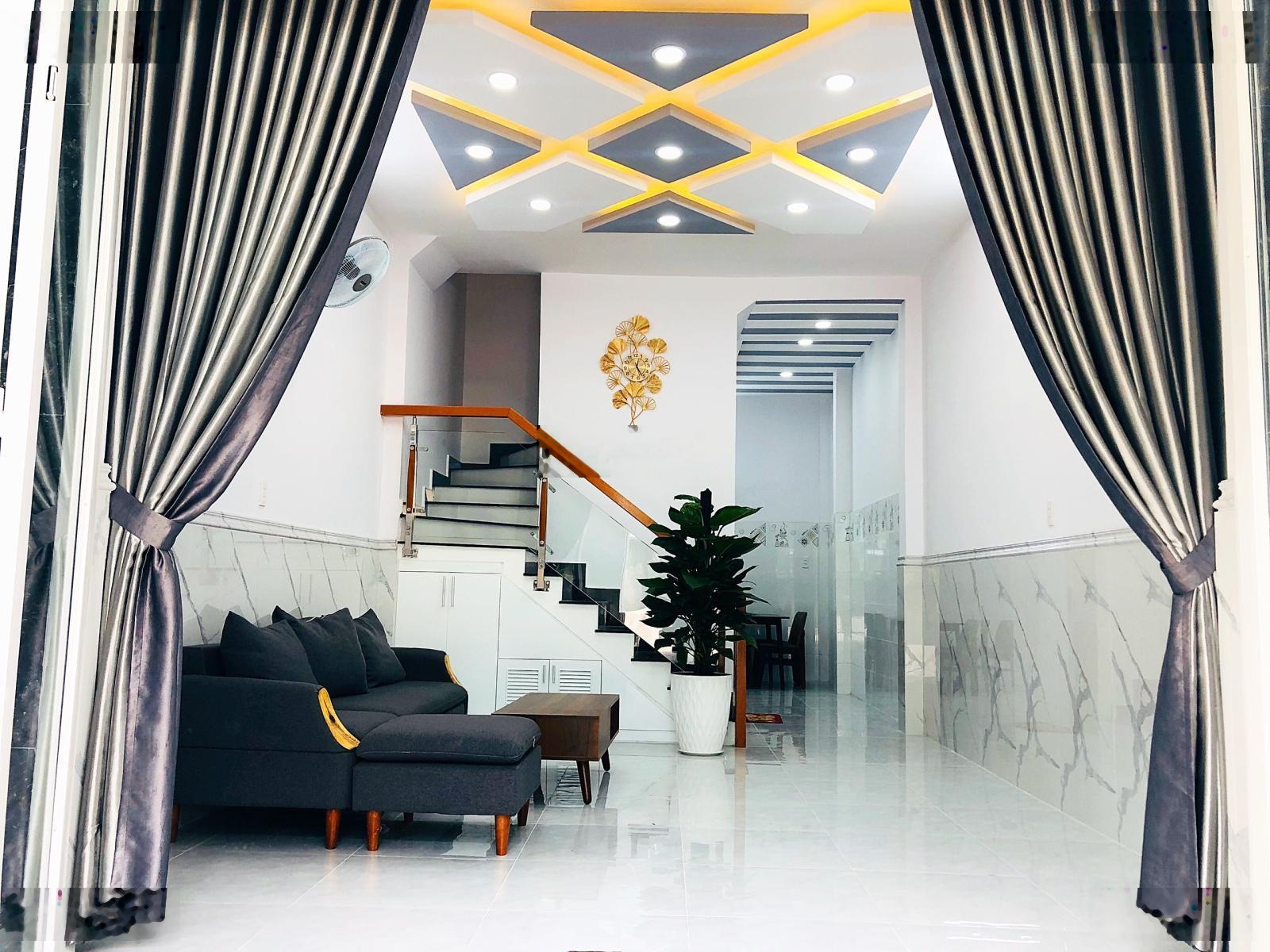 Bán nhà riêng tại Bà Hom, Q6, 42m2, giá ưu đãi, view đẹp