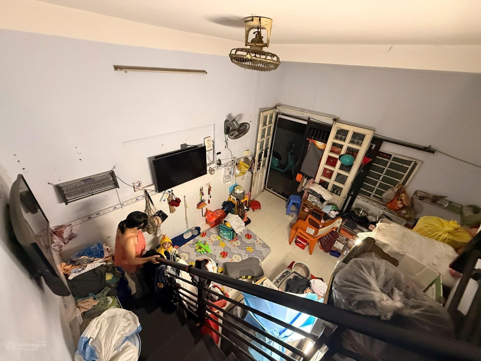 Nhà q12- 1 lầu- ngay ngã tư ga - 3.5tr -ban công thoáng