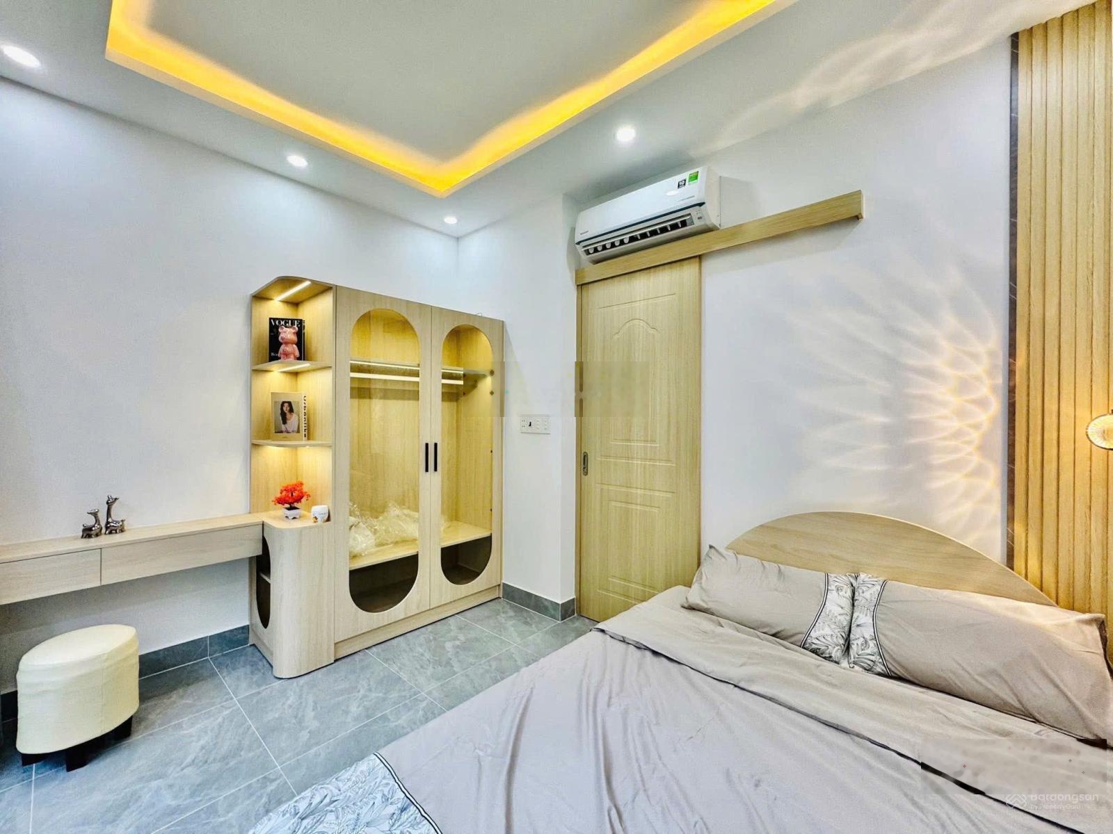 Hộ khẩu Gò Vấp, Nguyễn Oanh sát vách Lotte Mart Diện tích 54m2 giá ngộp