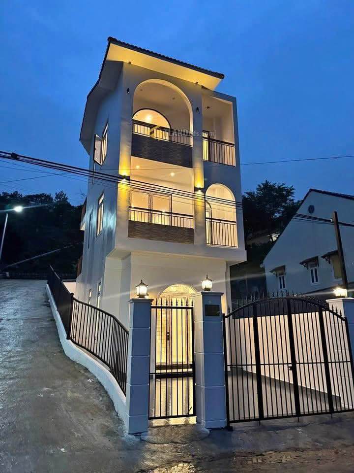 Bán nhà riêng thành phố Đà Lạt, tỉnh Lâm Đồng giá 3,9 tỷ