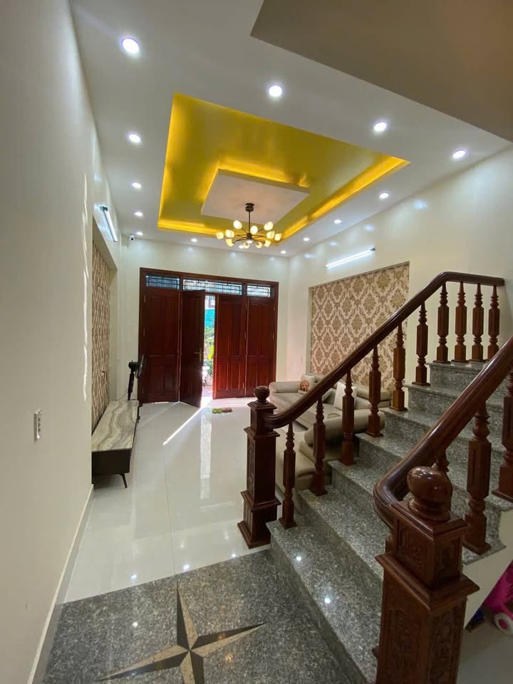 Bán nhà gốc dân tuyến 2 Lê Hồng Phong, gần cấp 3 Trần Phú