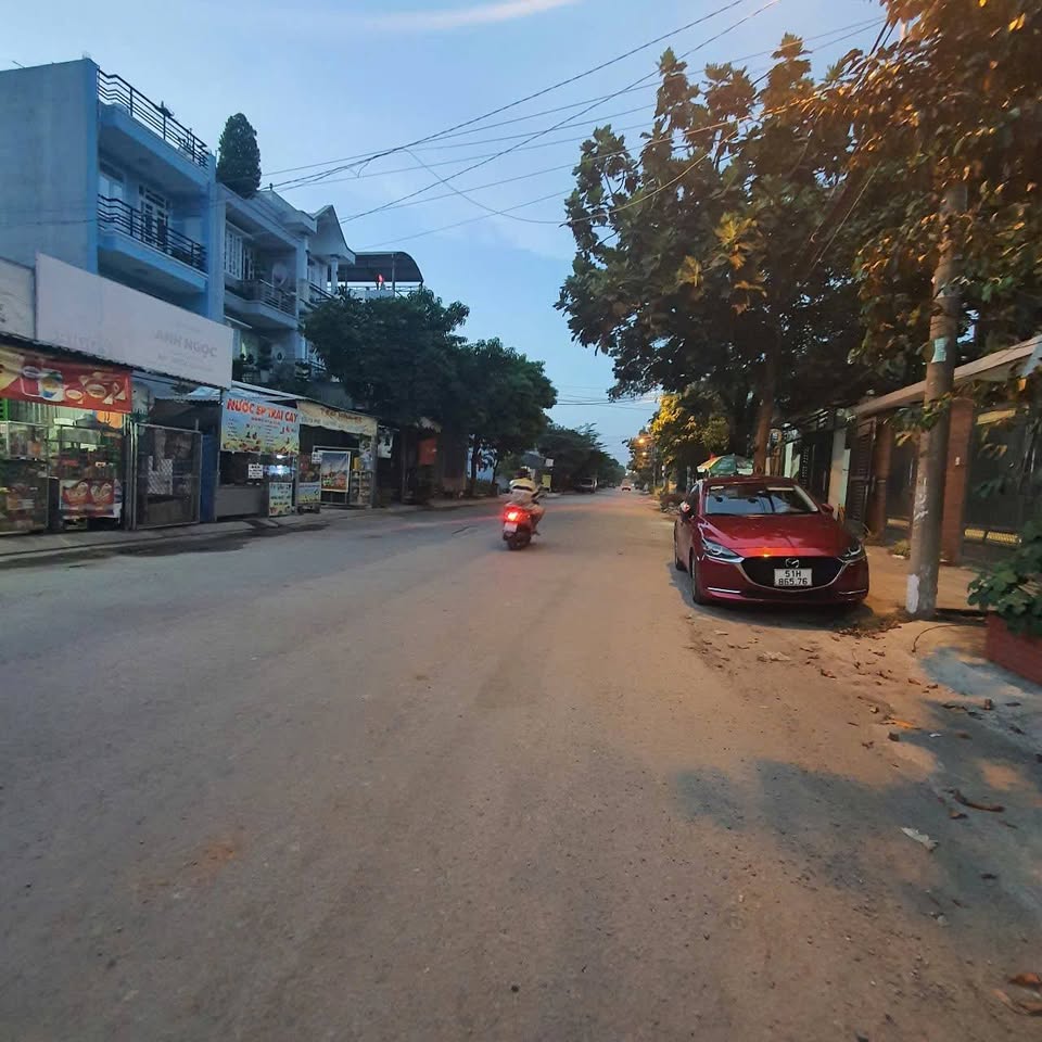 Bán kho bãi, nhà xưởng, khu công nghiệp huyện Hóc Môn, thành phố Hồ Chí Minh, giá 10,9 tỷ