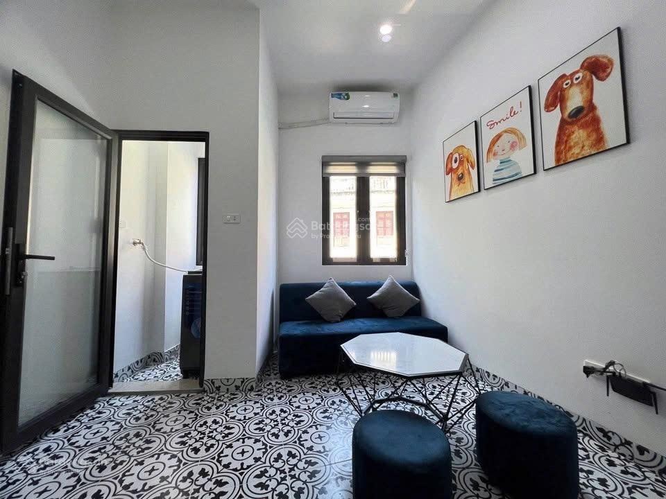 Đậu Visa bán gấp nhà đường Quân Sự, Q11. Giá:5Tỷ120/4,5mx15m. Nhà 3 tầng 4PN 5WC. Sổ sạch. HĐT 19Tr