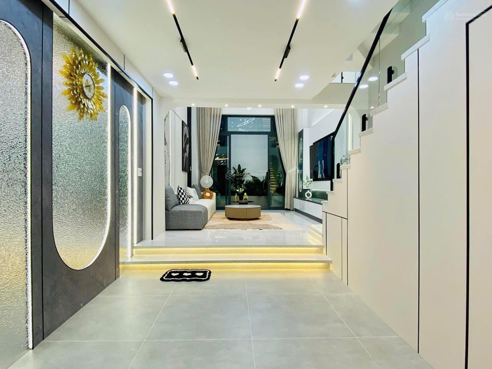 Nhà gần mặt tiền DT 59.6m2 giá 2tỷ550tr Dương Quảng Hàm P5 Gò Vấp, đang cho thuê 30tr/tháng. Sổ sẵn