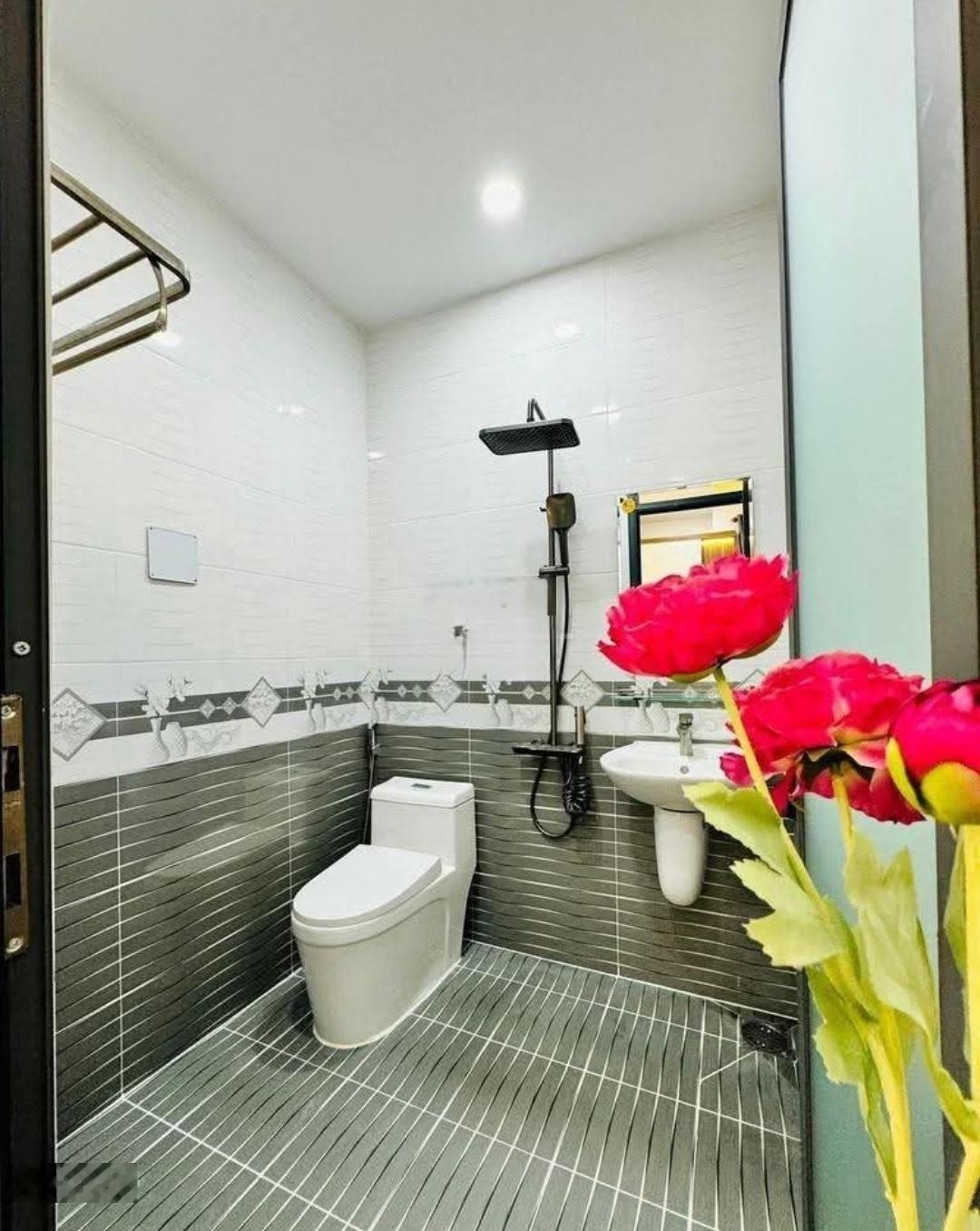 Nhà diện tích lớn 78m2 giá 3tỷ9 Trần Hữu Trang-Phú Nhuận gần tiểu học Vạn Tường, đang cho thuê 22tr