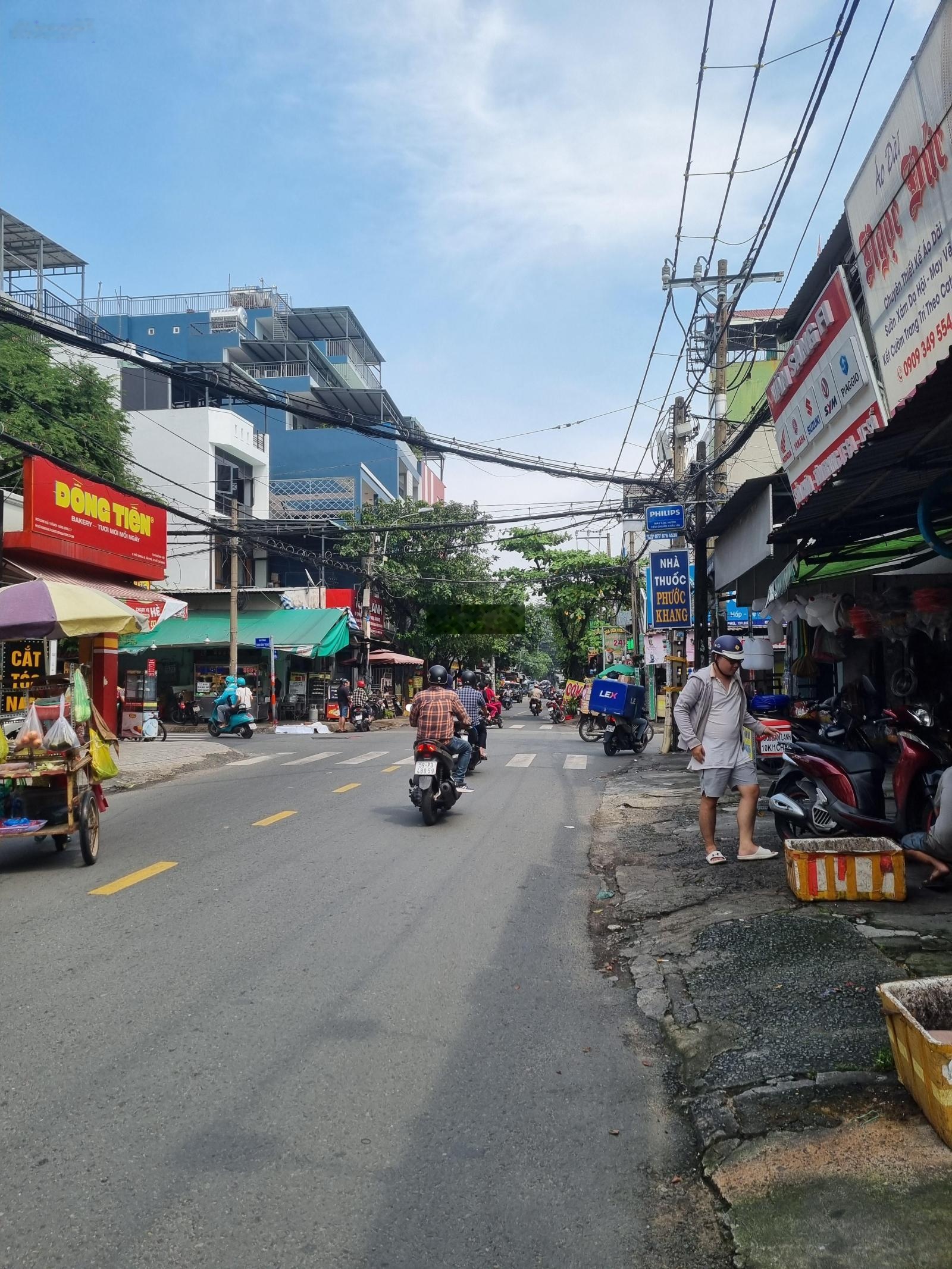 Nhà bán mt đ khuông việt- giáp q 11, q tân bình- tiện kd- chỉ 5 tỷ