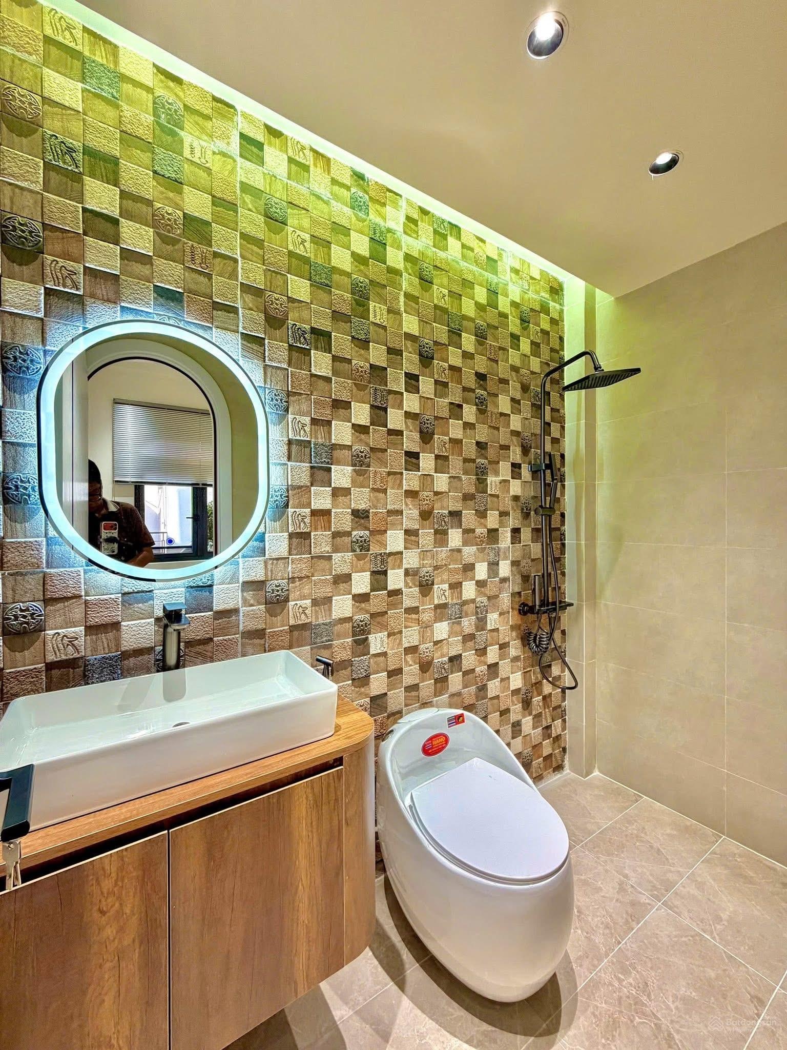 Bán nhà 1 trệt 2 lầu Bùi Đình Tuý, Bình Thạnh 55,7m2. Đang cho thuê 15tr/th, sổ riêng, 2tỉ590