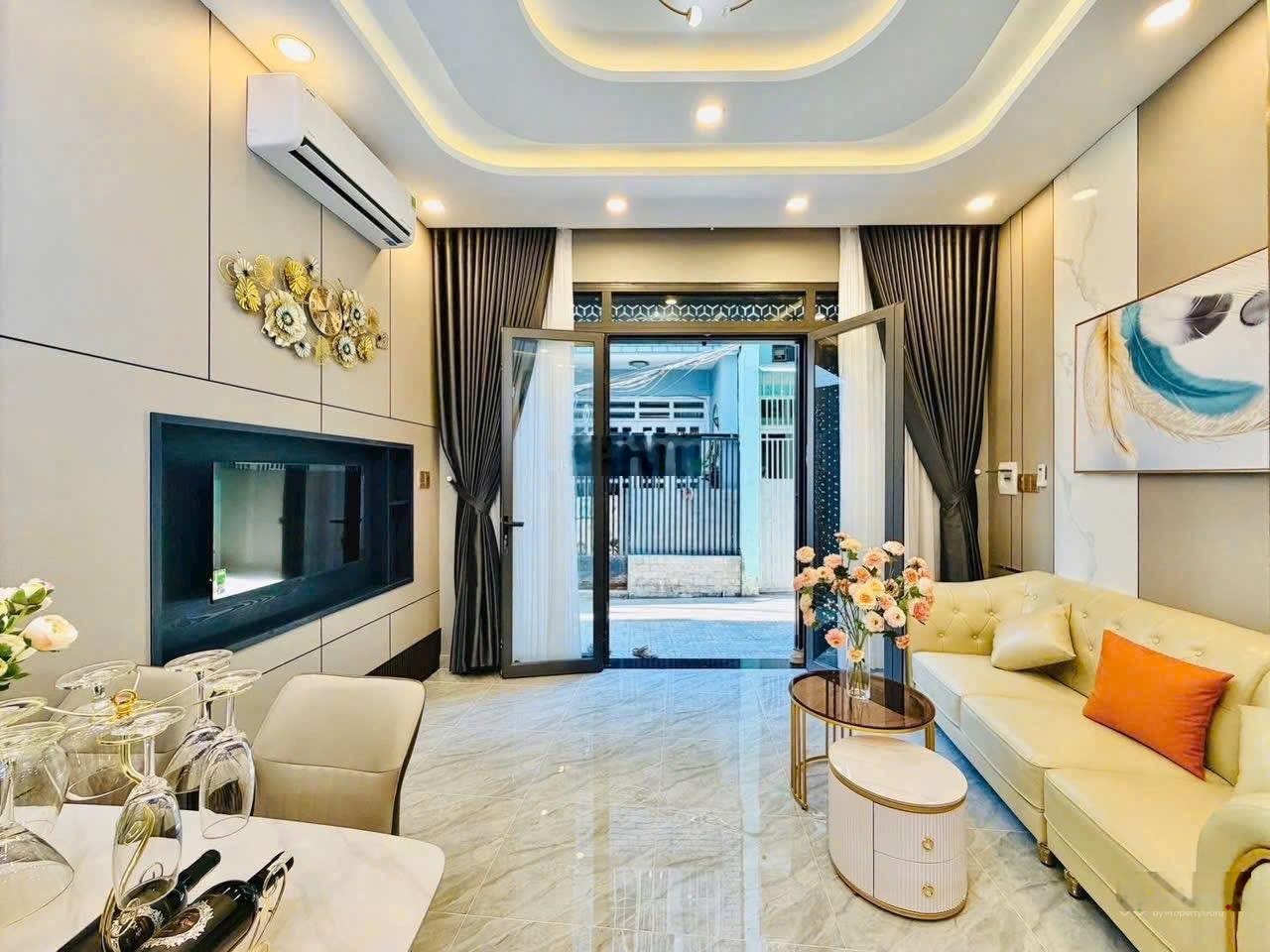 Siêu phẩm nhã 4 tầng 50m2 đường Hoàng Hoa Thám phường 5 quận Bình Thạnh. Giá 2tỷ250 triệu