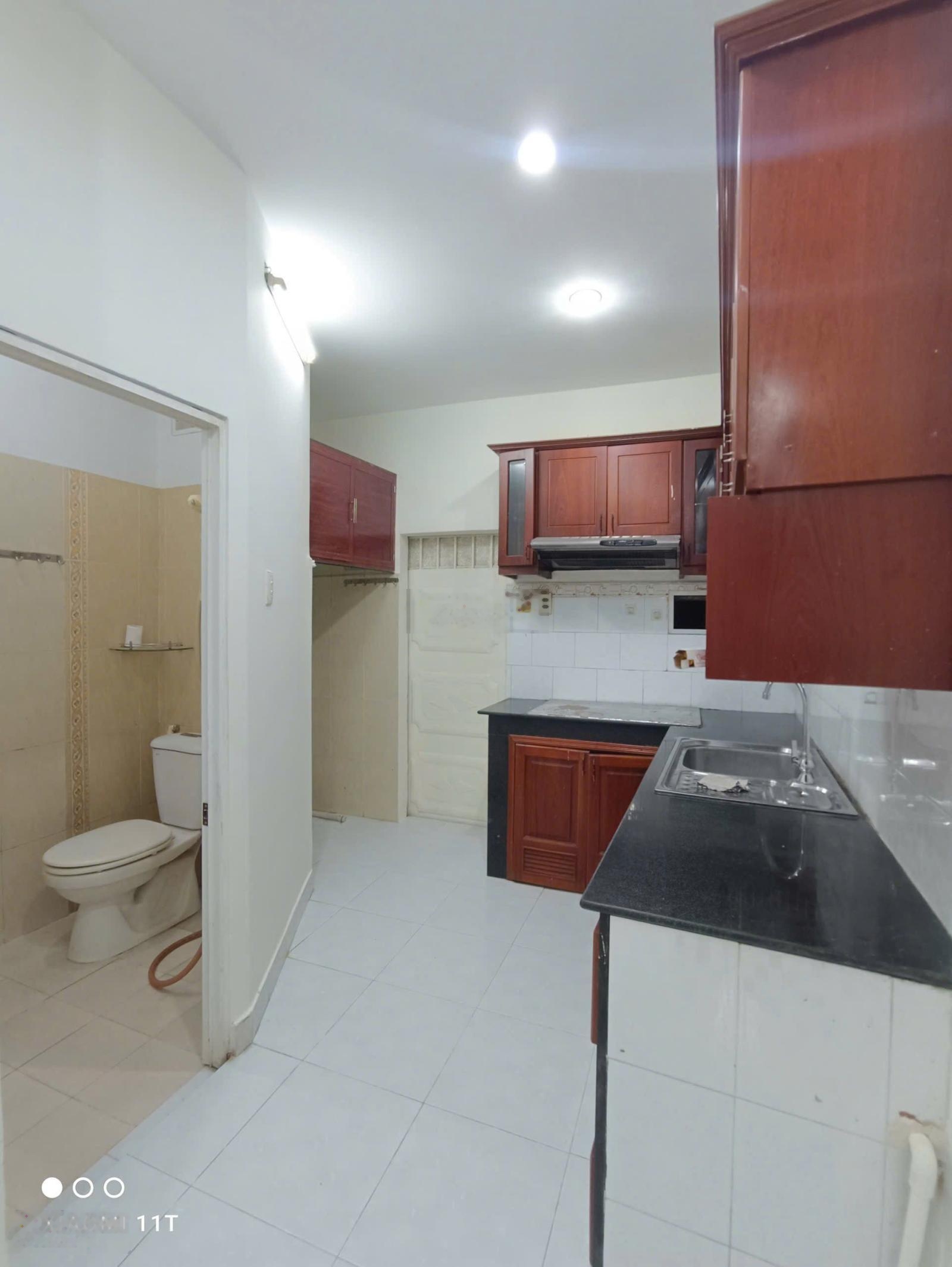 Hàng hiếm nhà 2 tầng trung tâm quận 1 vị trí cách mặt tiền 20m