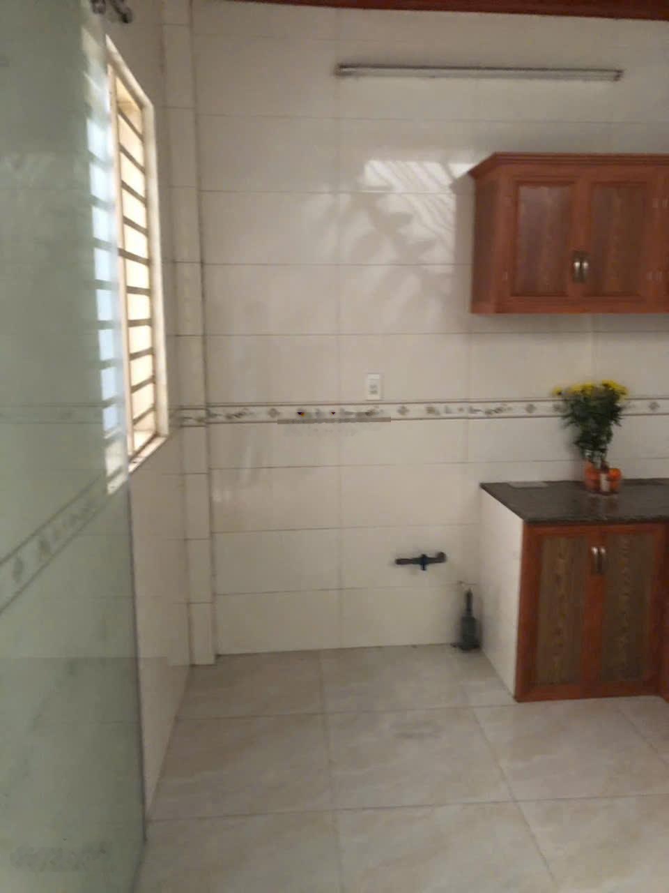 Nhà sổ chung đường Nguyễn Thị Tú, ngay ngã tư Gò Mây, 5x5m, 2 tầng