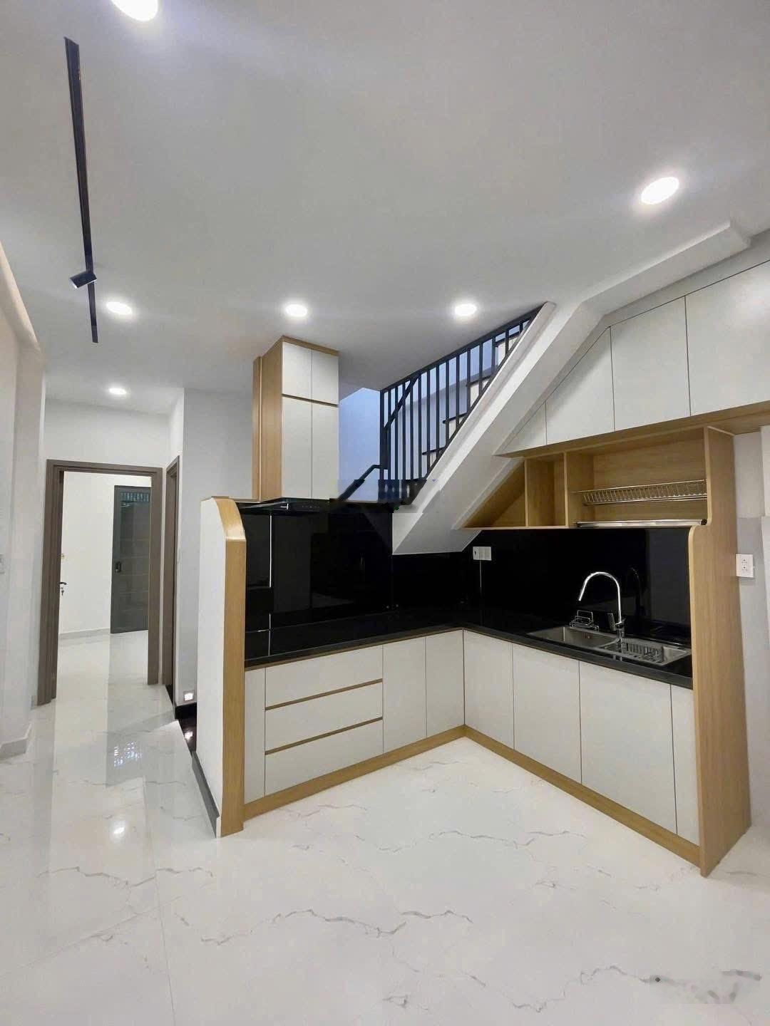 Chủ nhà kẹt tiền muốn bán nhà đường Chu Văn An, phường Bình Lợi Trung, Bình Thạnh,giá 1ty750/60m2.