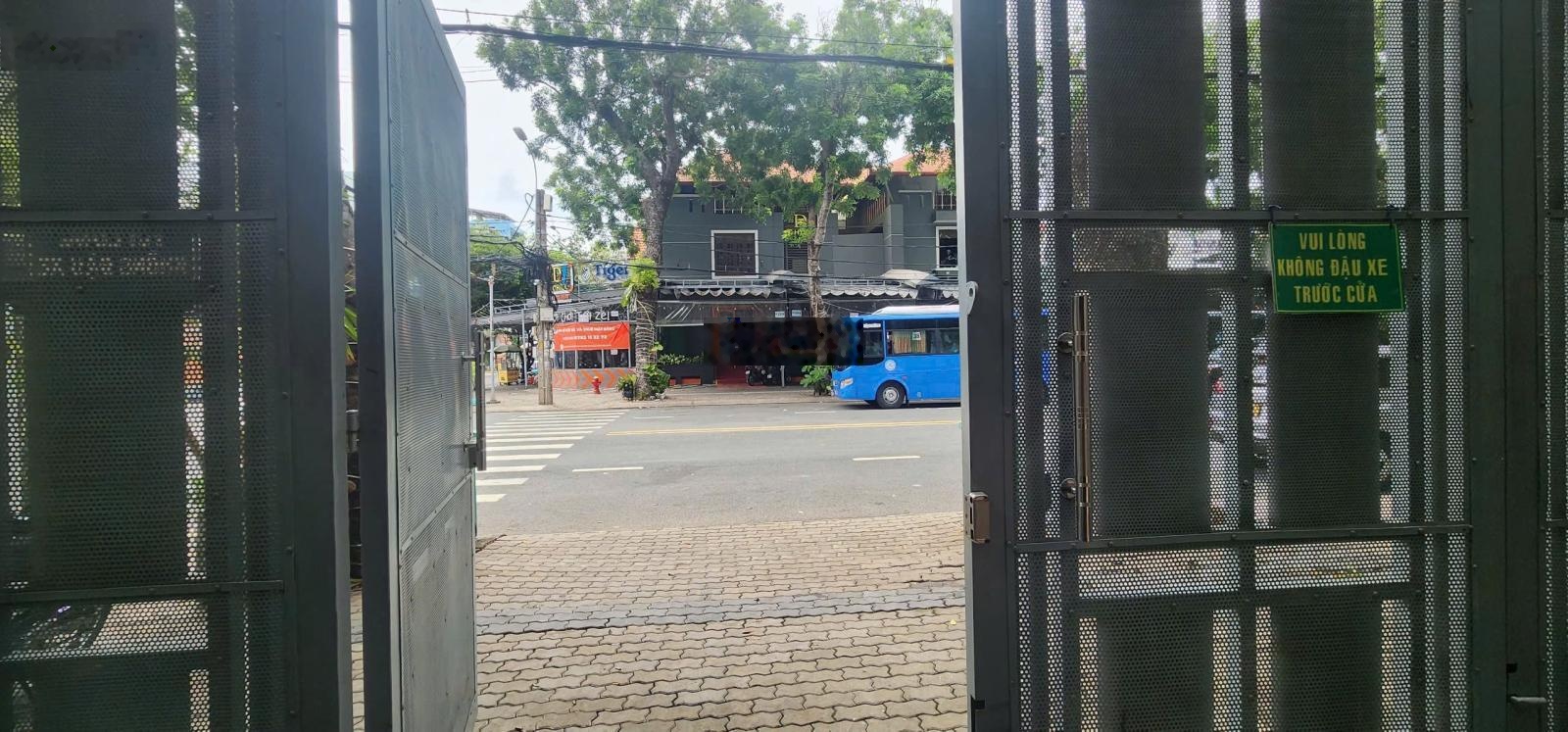 Cho thuê nhà mặt tiền đường 65 gần Lotte mart quận 7, Dt 120m2, 1 hầm, trệt, 4 lầu LH 0938553808