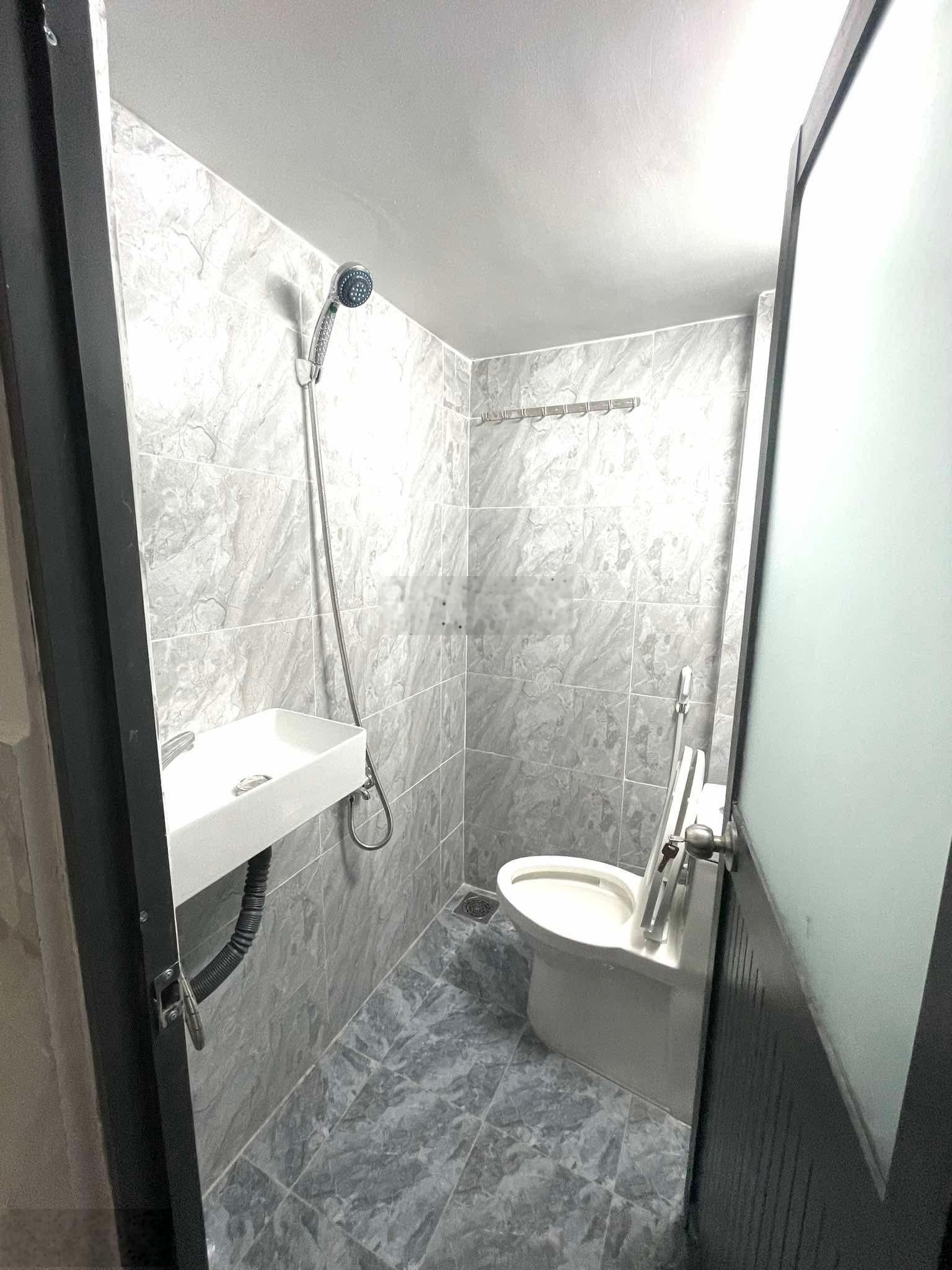 Chính chủ cho thuê nhà nguyên căn 1 trệt 1 lầu hẻm ô tô ngay Chợ An Nhơn