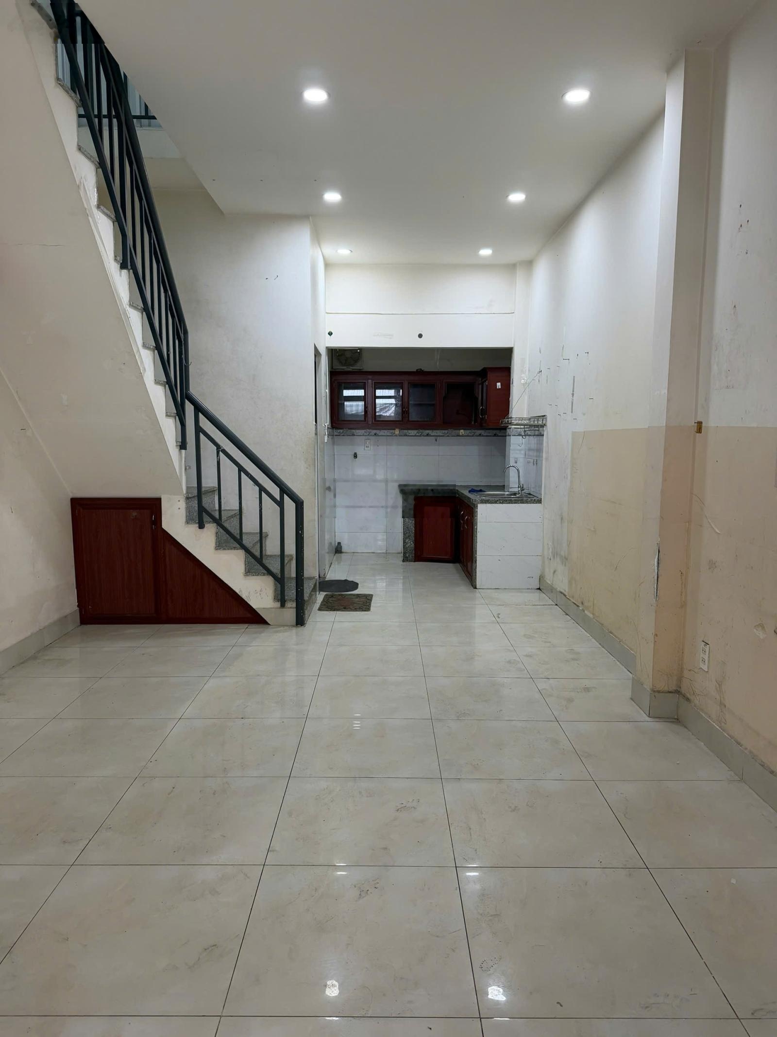 Bán nhà riêng 2 Tầng, đường vào 8m, tại 418/IIX Hồng Bàng, DTS 62m2, 5,99 tỷ, 2PN, 2WC, chính chủ