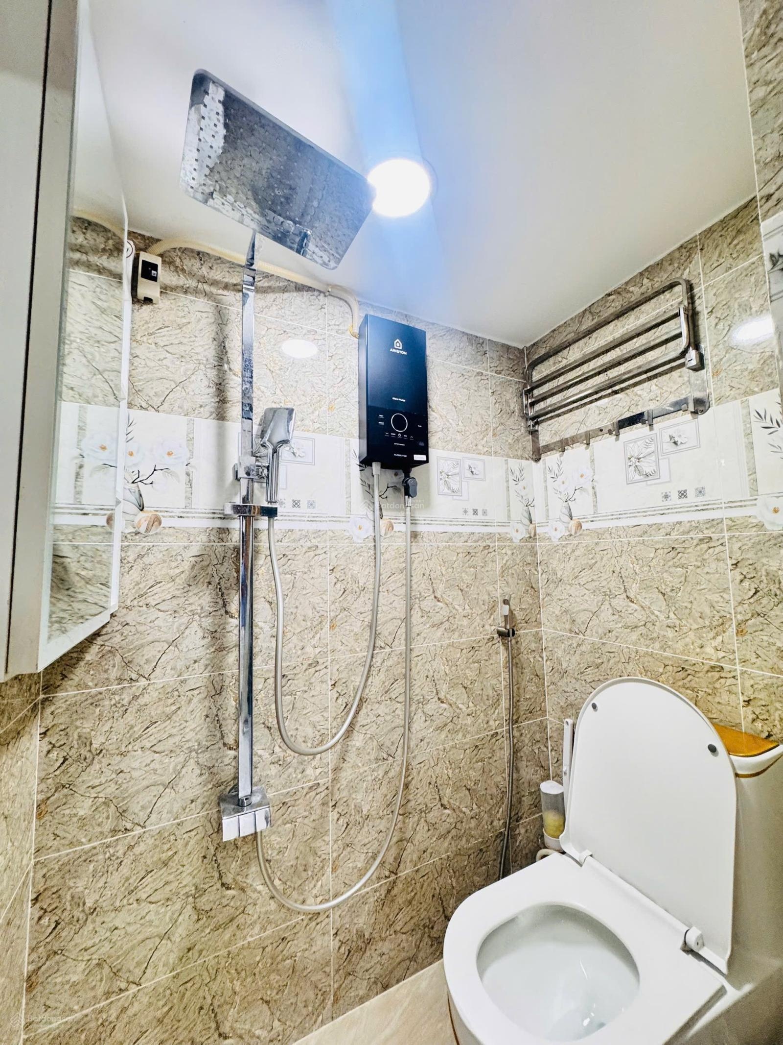 Chính chủ bán nhà 3 tầng hẻm rộng 3.25 tỷ tl