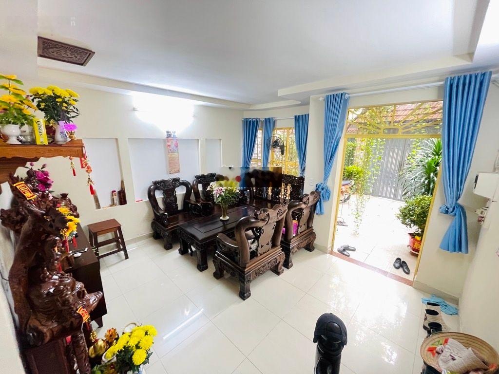 Bán nhà cạnh EON TÂN PHÚ 60 m 3 tầng hẻm 4 m oto 5 tỷ