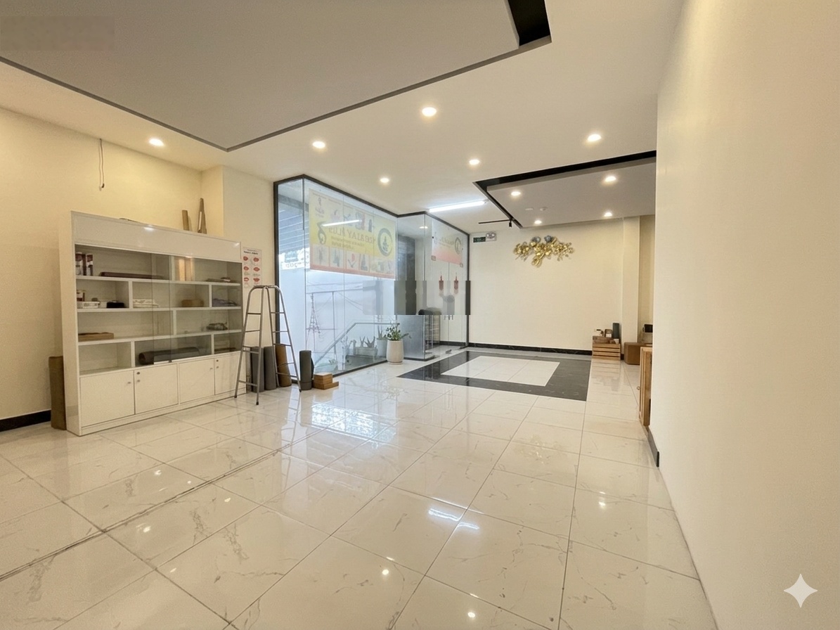 Nhỉnh 10tr,60m2,cho thuê mặt bằng đẹp tầng trệt toà nhà mặt tiền Huỳnh Tấn Phát,quận 7