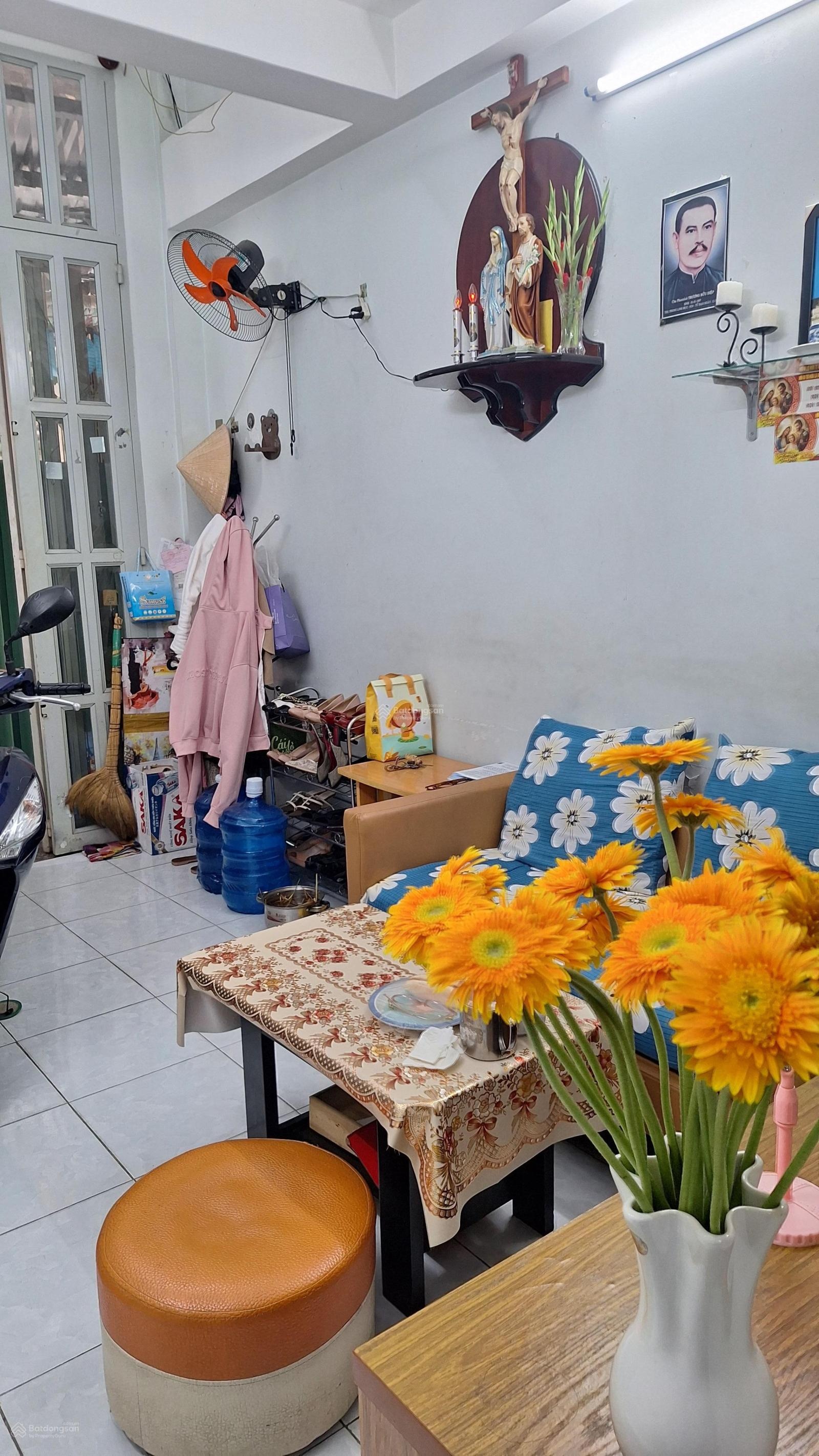 Nhà bán hẻm xe hơi Lạc Long Quân f11. 4 tầng dt 3x10 4pn