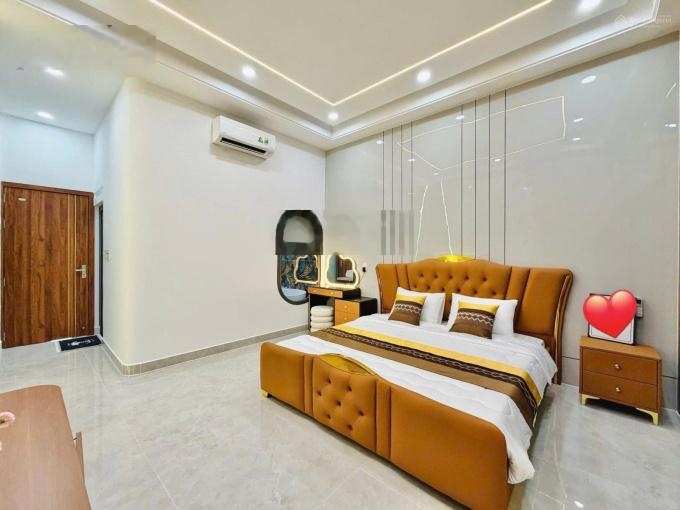 Hạ giá bán nhanh nhà Mai Thị Lựu-Quận 1 giá 4tỷ990/ 72m2. Gần Đại Học Kinh Tế. Cho thuê 28tr tháng