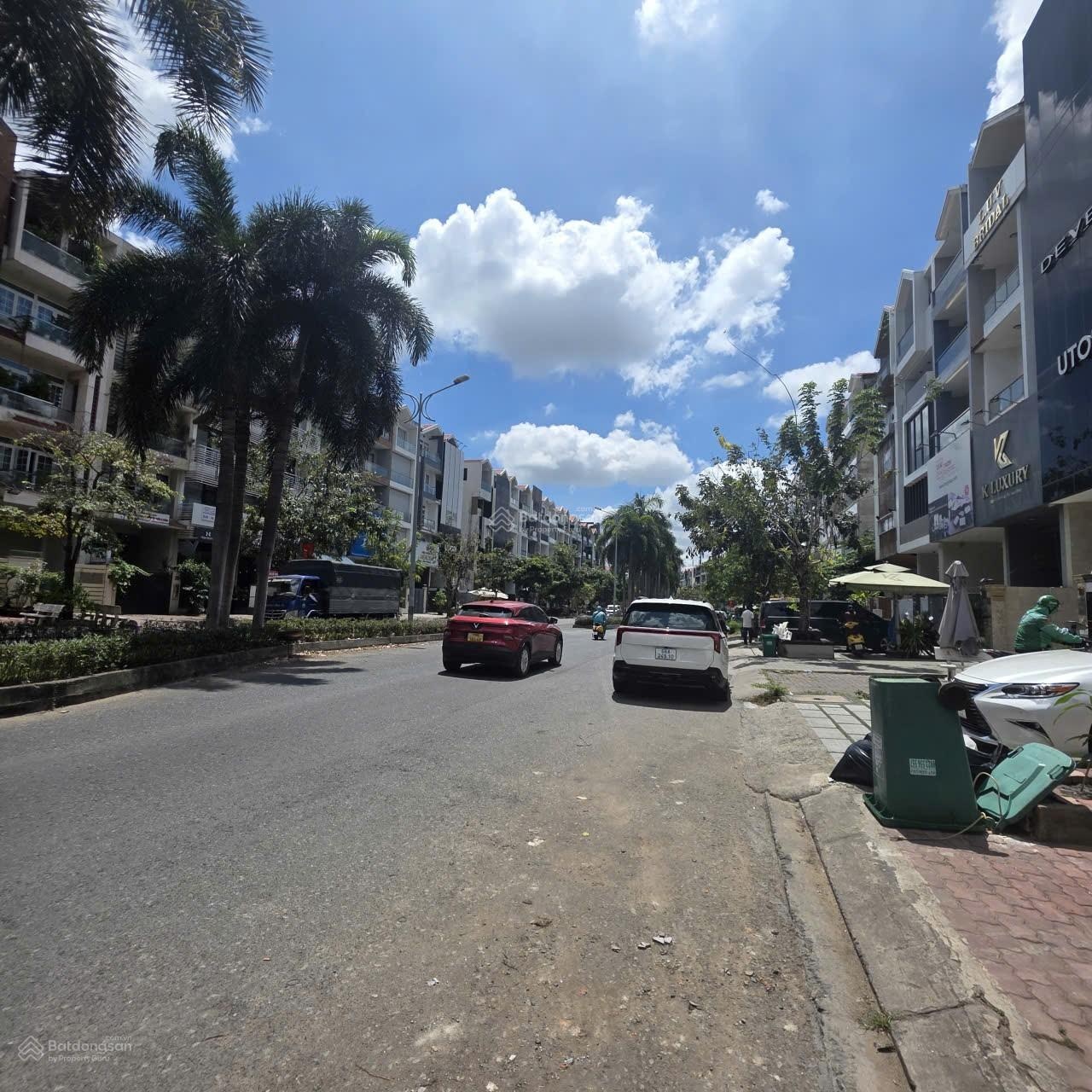 Cho thuê nhà mặt phố Số 68, Hoàng Trọng Mậu, 69 triệu, 468m2, view đẹp, uy tín