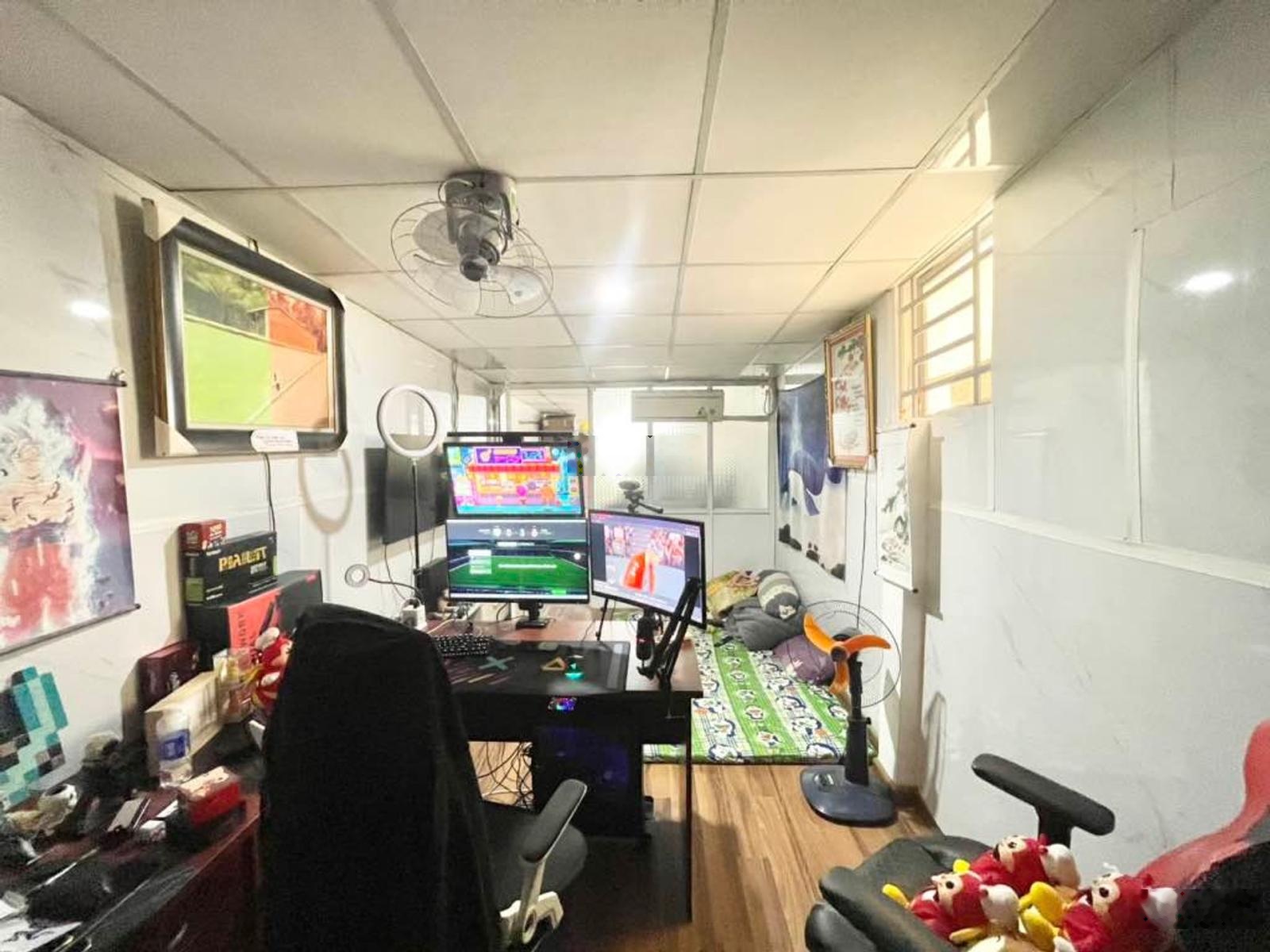 Nhà lô góc 30m2, 2pn,2wc, sát mt lê quang định - bình thạnh chỉ 4.5 tỷ