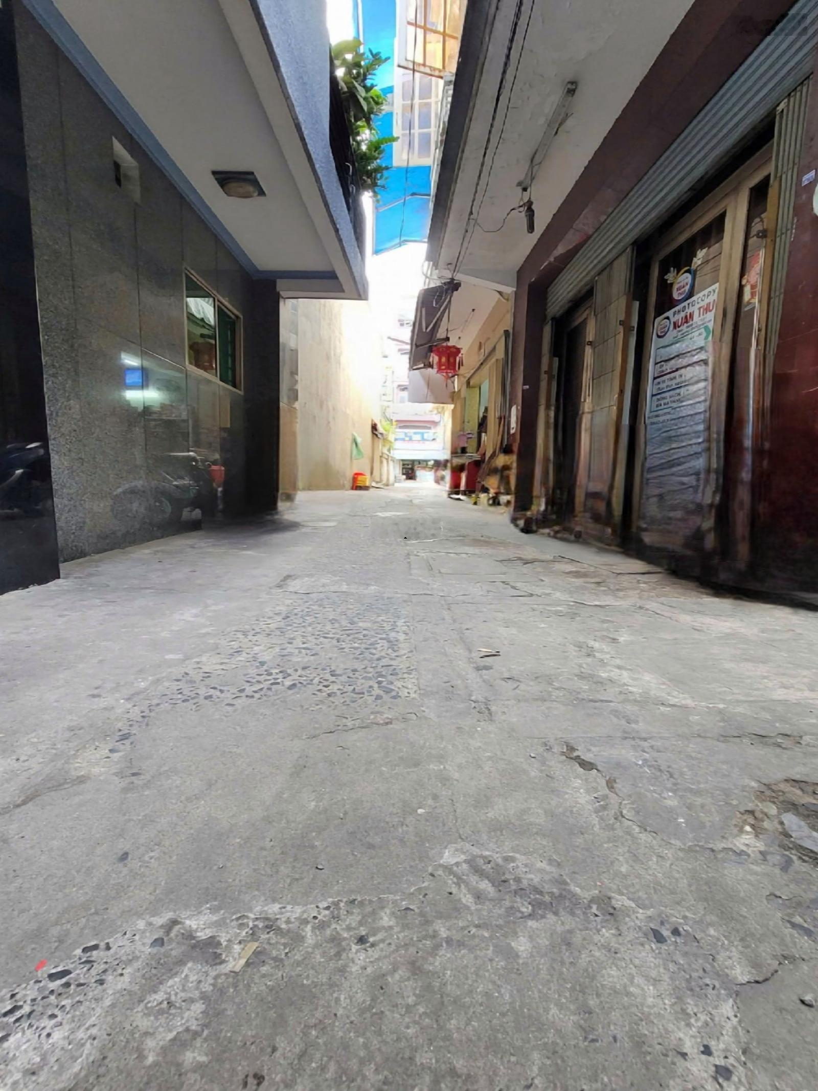 Nhà q1 - ngang 7.7m - 5 tầng - cách 1 căn ra mt - căn góc không lộ giới - 8 tỷ nhỉnh