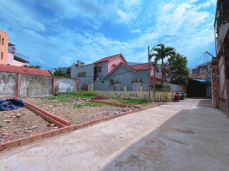 Bán lô đất đẹp Thanh Khê, sát biển, gần Ông Ích Khiêm, giá 3.95 tỷ