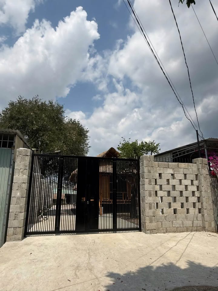 Chủ cần bán lô đất tặng công trình trên đất tại thôn Kon Klor, phường Thắng Lợi, thành phố. Kon Tum cũ, giá 1.8 tỷ