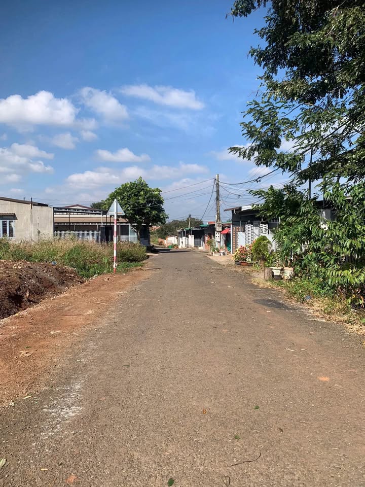 Bán đất mặt tiền đường nhựa quy hoạch 12m, 2 ô tô tránh nhau tại phường Buôn Ma Thuột, tỉnh Đắk Lắk, giá 895 triệu