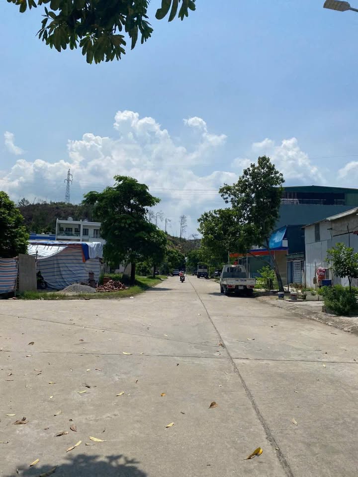 Bán gấp căn nhà 3 tầng Cao Xanh, diện tích 75m2, giá 3.8 tỷ