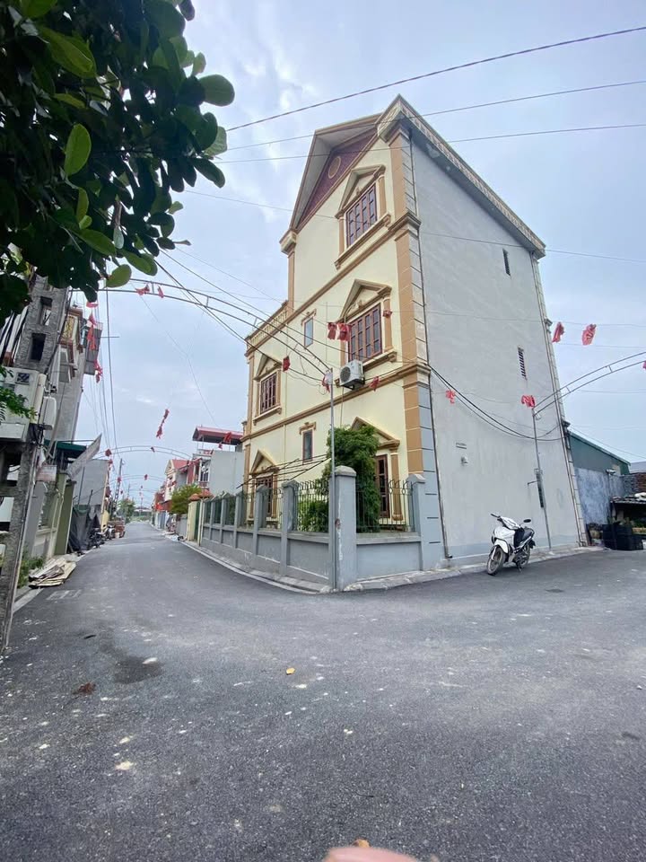 Bán lô đất 76m2 thông số vàng ngay trung tâm Tây Hồ, gần trụ sở Bộ Công an