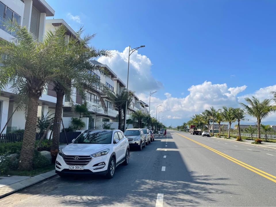 Bán đất đẹp Trung Lập 9, trục đường đẹp nhất khu đô thị Lakeside Hải Vân