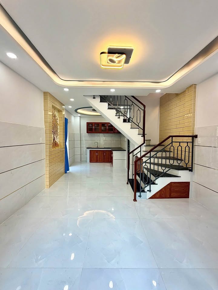 Bán nhà Hương lộ 2, Bình Tân, 2 tầng, 32m2, hẻm an ninh, dân trí cao