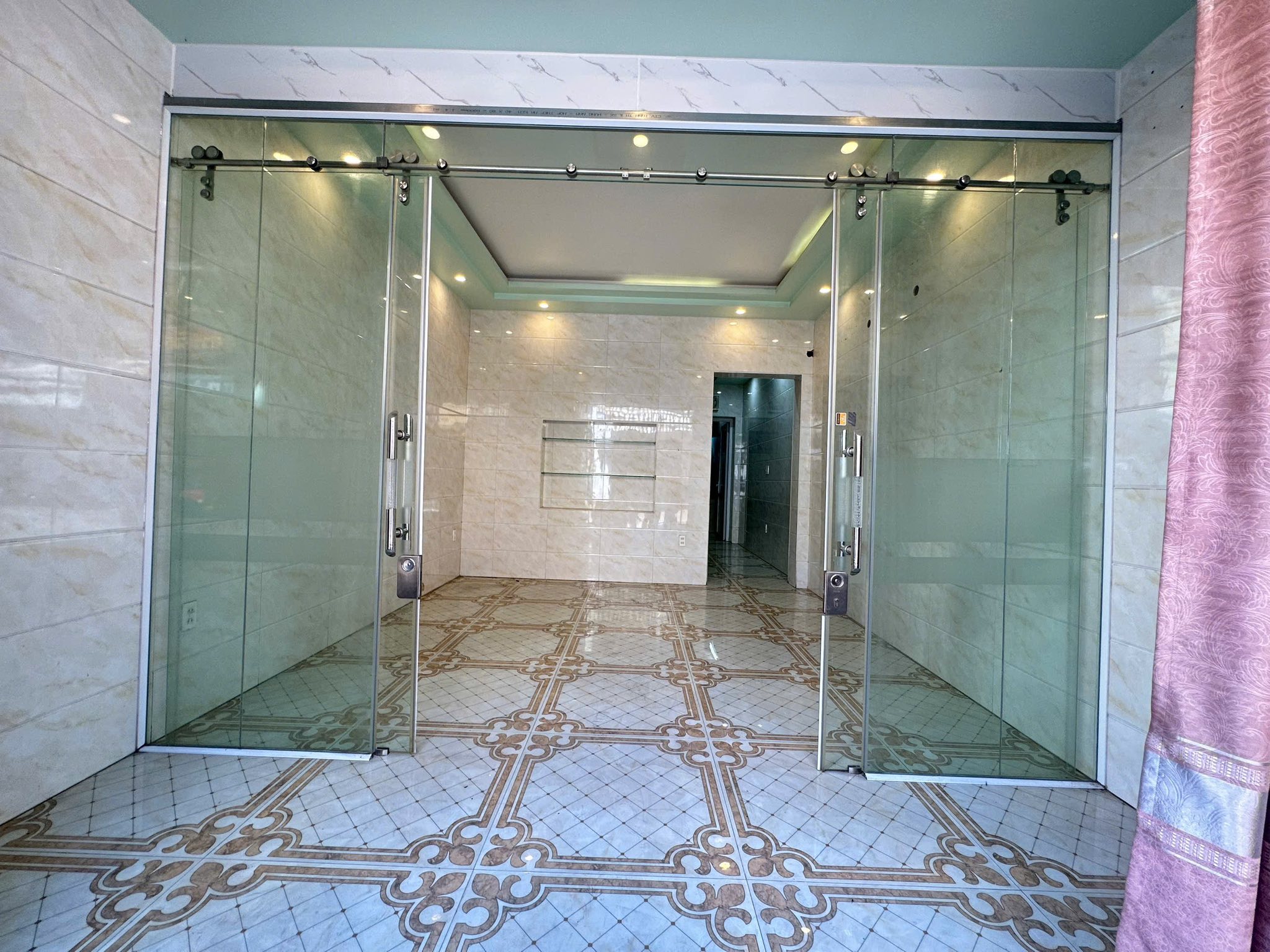 Bán nhà mặt đường Nguyễn Công Trứ, tuyến 2 Hàng Kênh - Hồ Sen, 58m2, ngang 4.4m, 3 tầng