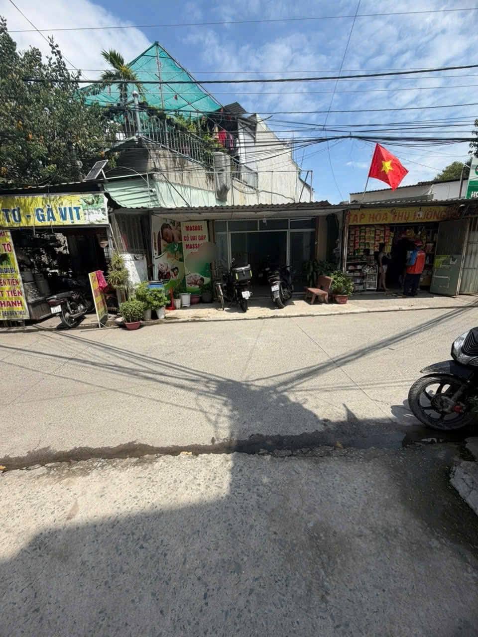 Cho thuê nhà cấp 4 mặt tiền đường Bình Chuẩn 66, Thuận An, Bình Dương, giá 4.5 triệu/tháng