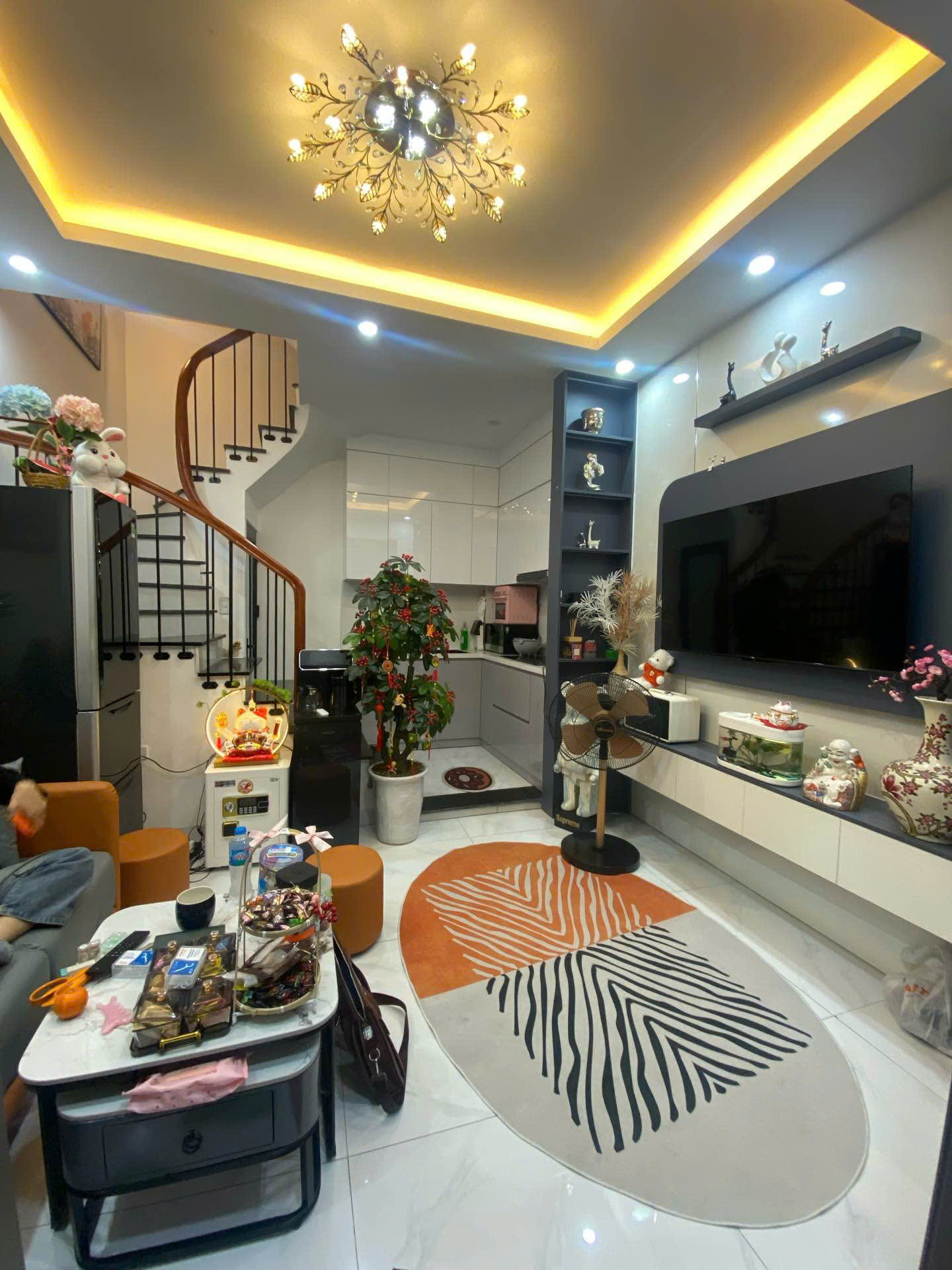 Bán nhà đẹp, ngõ rộng, cách ngã 6 Ô Chợ Dừa 200m