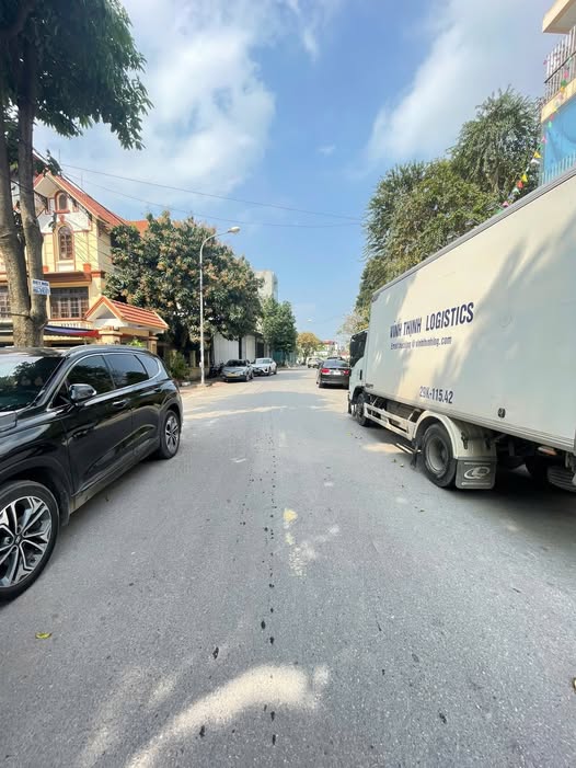 Bán lô đất đẹp tại Trâu Quỳ, Gia Lâm, đường ô tô tránh, giá 109 triệu/m2