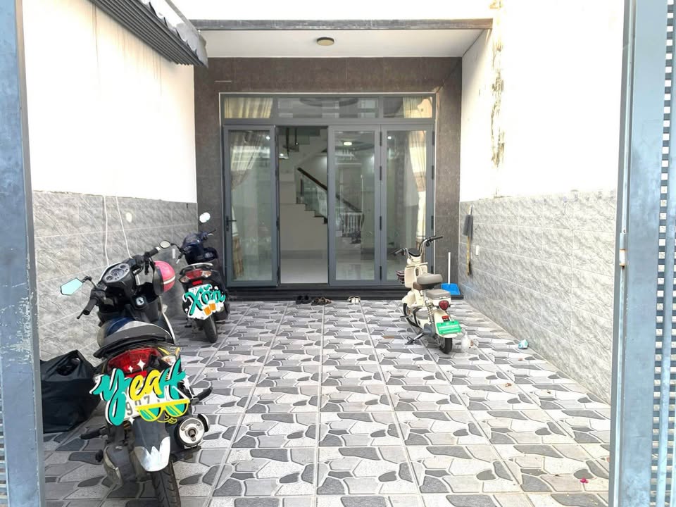 Cần cho thuê nhà mới mặt tiền đường Đoàn Thị Điểm, Vũng Tàu, giá 11 triệu/tháng