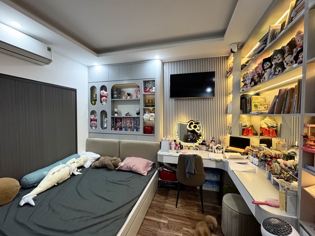 Bán nhà Võ Chí Công, Tây Hồ, dân xây 5 tầng, sổ phân lô