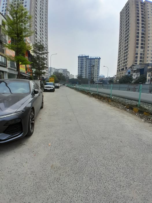 Cho thuê mặt bằng phố Định Công, diện tích 130m2, mặt tiền 6m, phù hợp vừa ở, vừa kinh doanh mọi mô hình